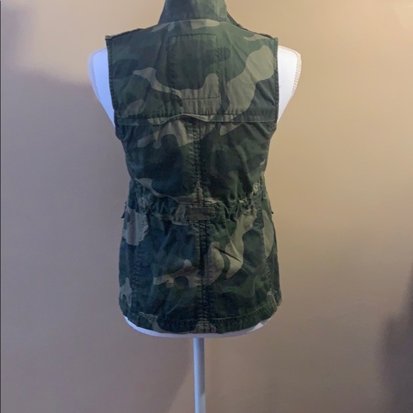 Abercrombie & Fitch vest - Picture 4 of 6